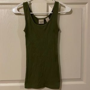 Tank top.
